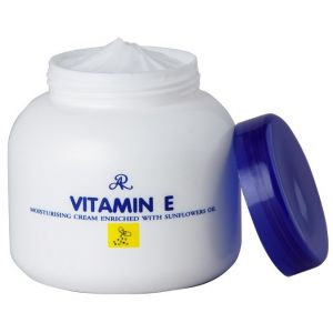 Увлажняющий крем для тела с витамином Е Aron Moisturising Cream Vitamin E
